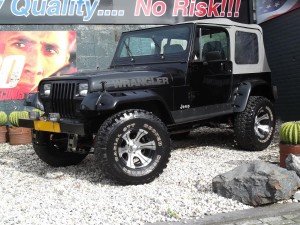 big black jeepstore 001