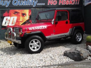 jeep-wrangler-suv-terreinwagen-benzine-rood-001--73725571-Medium